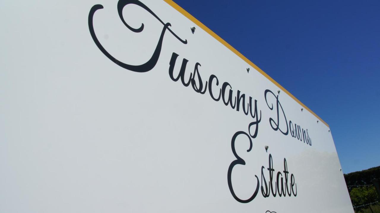 Tuscany Downs Estate Darfield Eksteriør billede